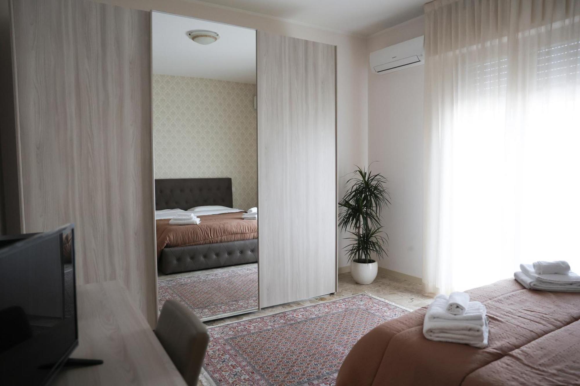 Blancohouse - Berto Luxury Rimini Centro Storico Lägenhet Exteriör bild